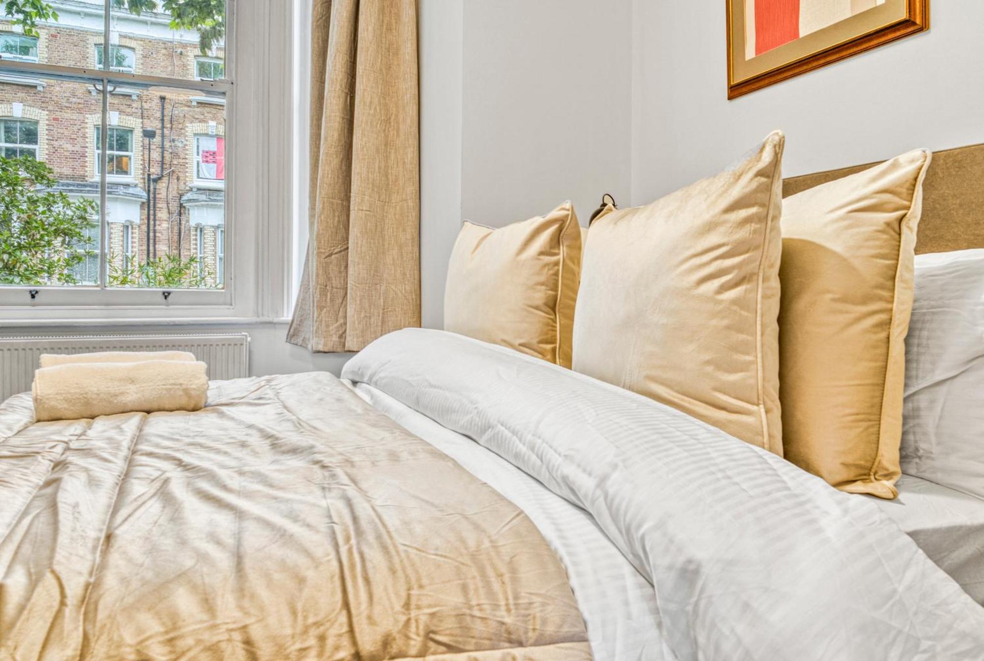 Apartment Boutique Stylish 1 Bedroom - Sleeps 4